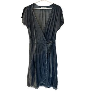 Trina Turk Blue Short Sleeve Wrap Midi Dress with‎ Raw Hem – Size S (Estimated)